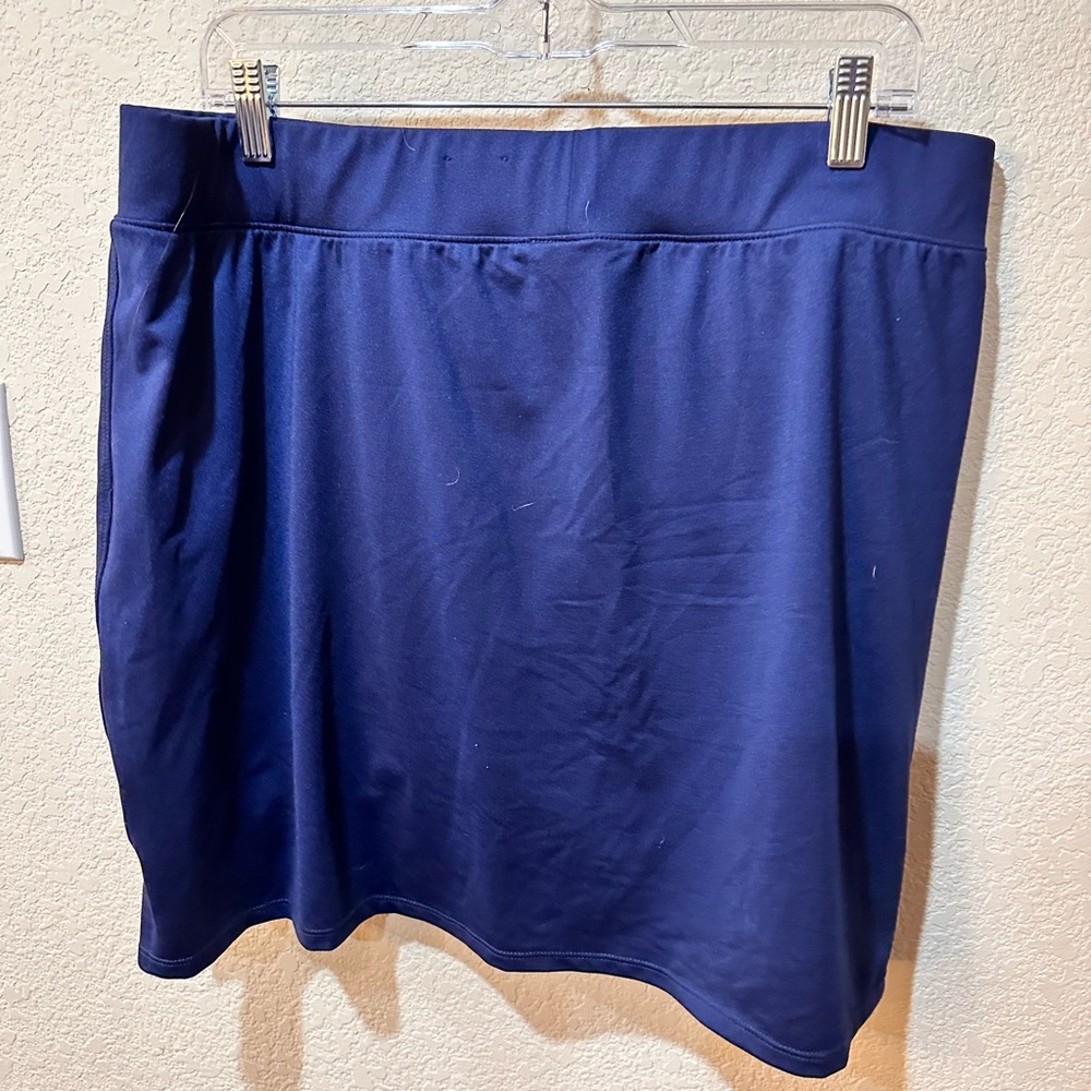 That’s what I meant crown and Ivy navy blue skort size XL